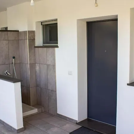 Apartment Frontemare1 *