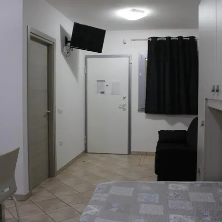 Apartment Frontemare1 *