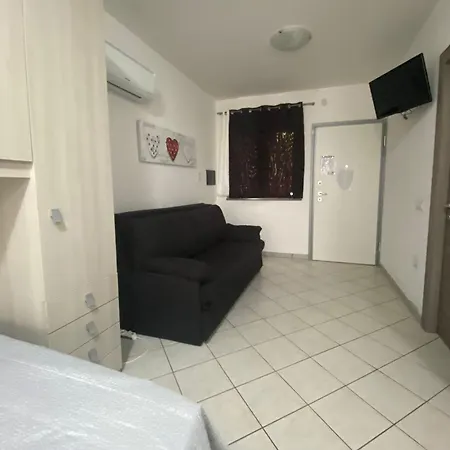 Apartment Frontemare1 *