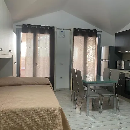 Apartment Frontemare1 *